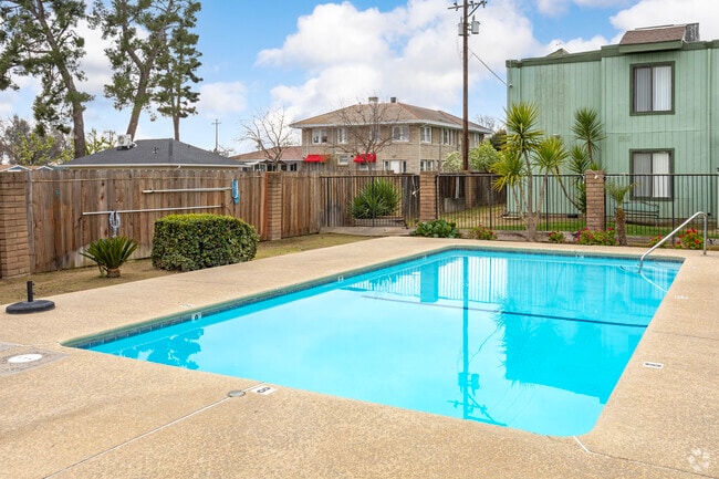 Pool - Greenwood Apartments