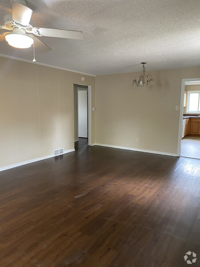 Building Photo - 3 bedroom duplex - Main level unit - Brook... Rental