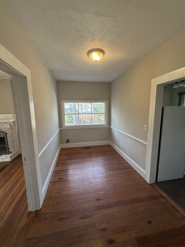 Photo - 86 Maxwell Ave SW