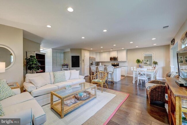 Photo - 33543 Silver Fox Dr