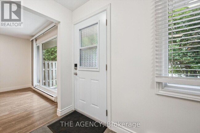 Photo - 410 Scottsdale Dr