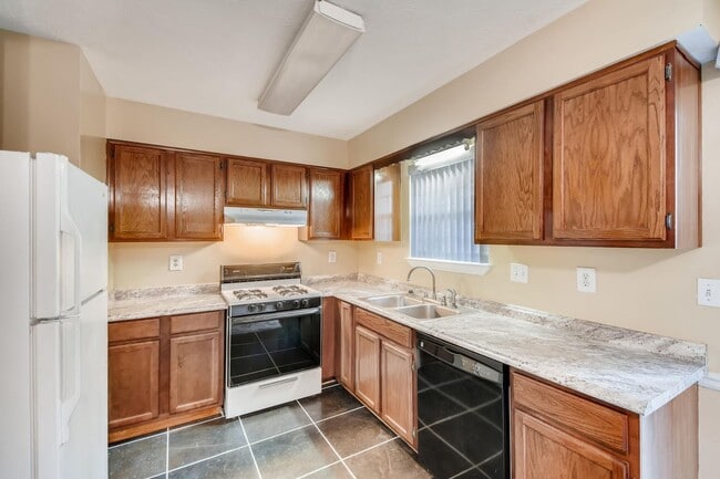 Photo - Minutes from downtown Smyrna, easy access to highways and shopping. - Great Floorpan
