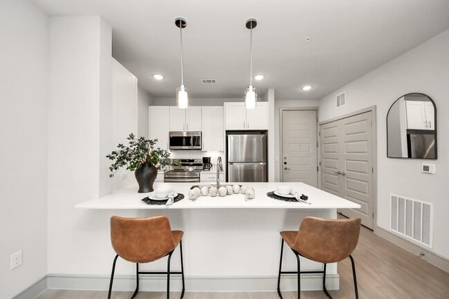 Building Photo - 4840 N Shepherd Dr Unit 3109 Rental