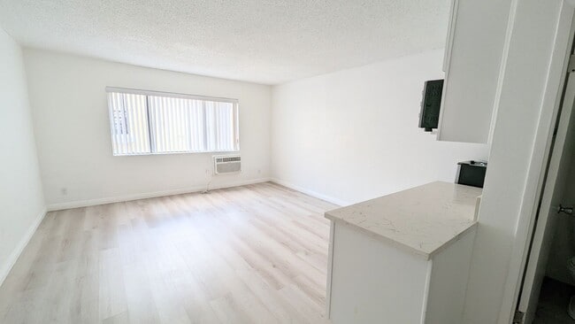 Photo - 1811 Tamarind Apartments