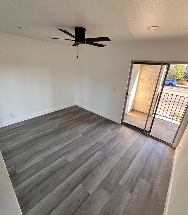 Modern 1-Bedroom Apartment in Gated Van Nu... - Modern 1-Bedroom Apartment in Gated Van Nu... Unidad 16