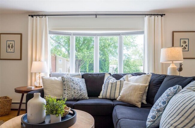 Photo - 11 N Hillview Dr