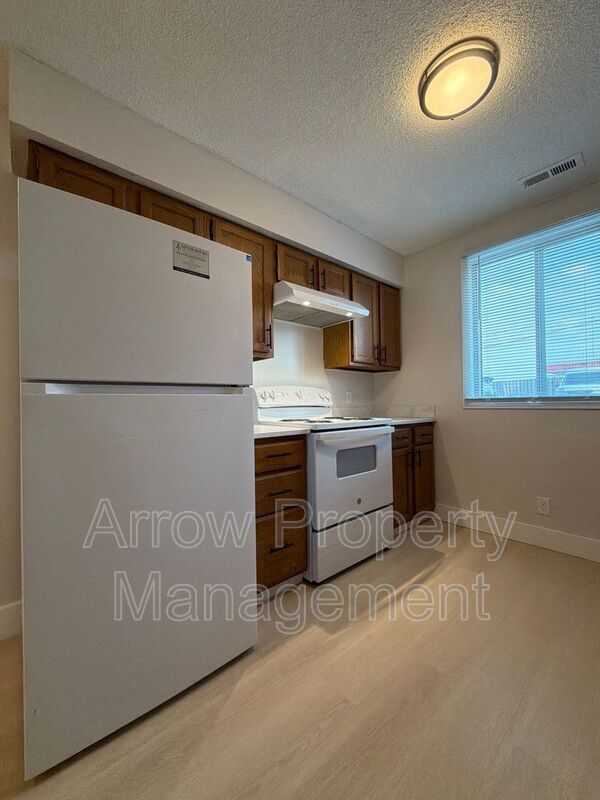 Photo - 515 W Saunders Ave Unit 1