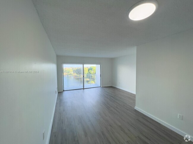 Building Photo - 9351 Fontainebleau Blvd Unit B421 Rental