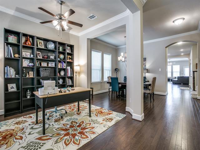 1010 Crystal Oak Ln