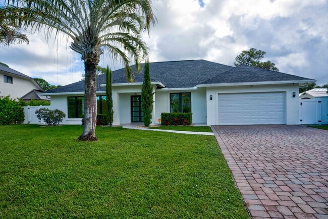 Modern Home in Palm Beach Gardens, Just Mi... - Modern Home in Palm Beach Gardens, Just Mi...