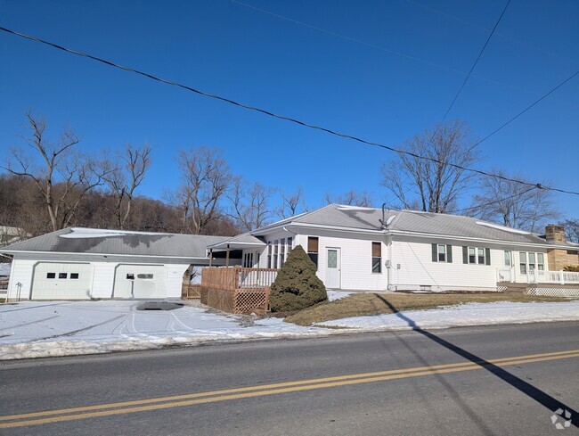 Building Photo - 1334 Henrietta Rd Rental