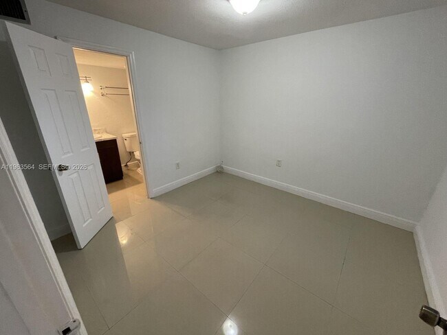 Photo - 19751 SW 114th Ave Unit 146