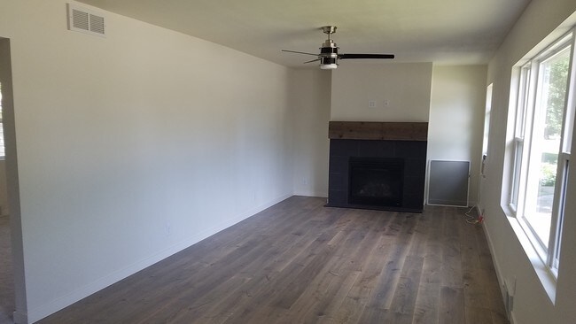 Photo - 4224 W Chicago St