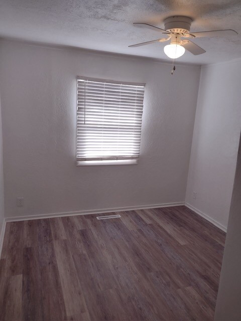 Photo - 248 E Osbourne St Unidad #Upstairs #6