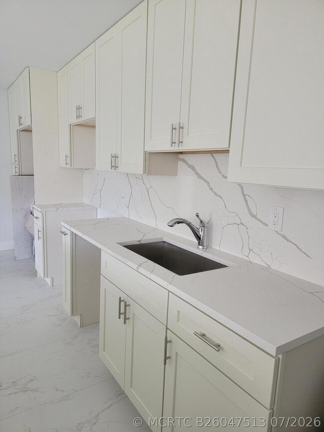 Photo - 240 SW 7th St Unit 9