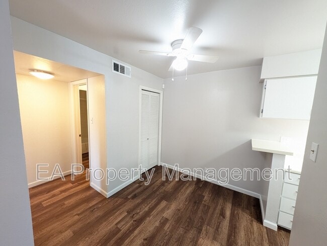 Photo - 1601 Pennsylvania St NE