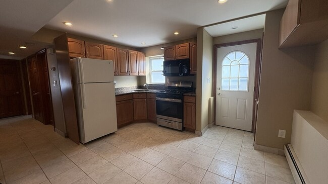 Photo - 86 Notre Dame Ave Unit 1