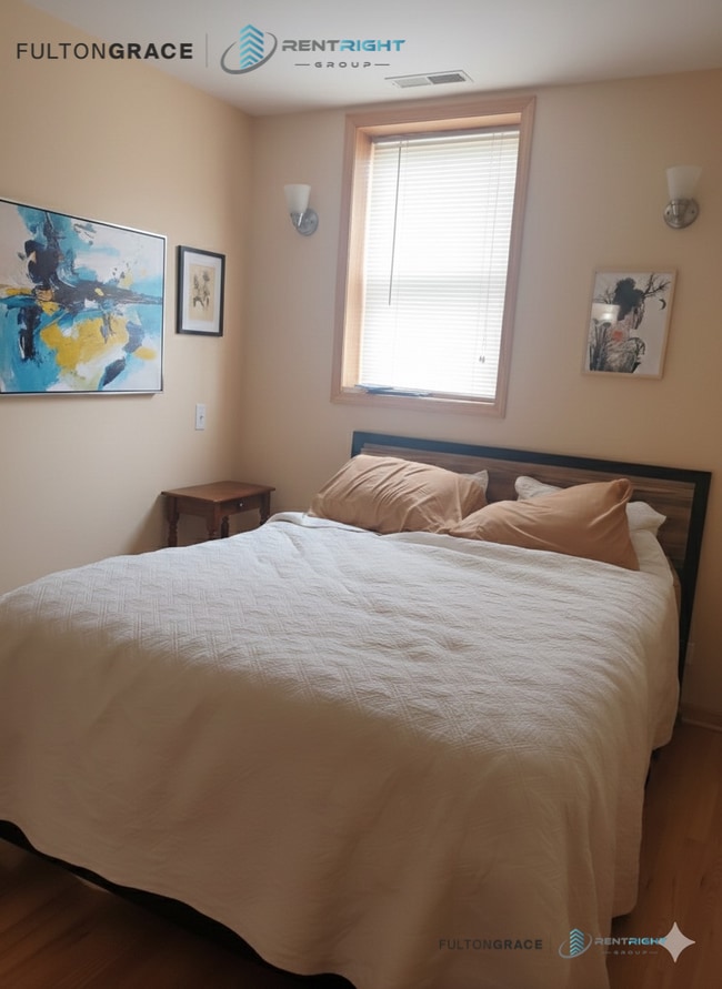 Photo - 1348 N Cleaver St Unit 1R