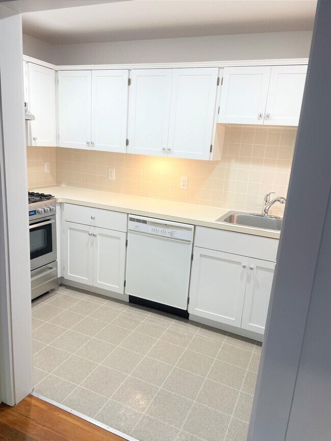 Photo - 30 Healey St Unit 2