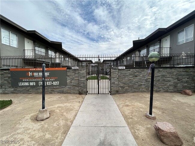 Building Photo - 2626 Lynnwood St Unit 2