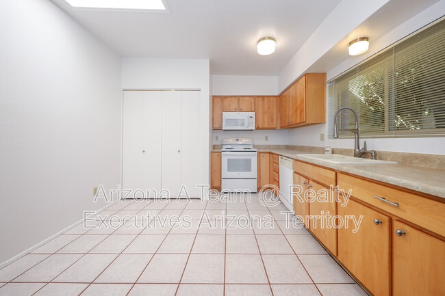 Photo - Rivenoak Circle-8178 E.