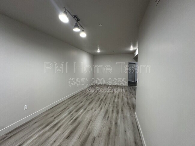 Photo - 2874 Kiesel Ave Unit 104