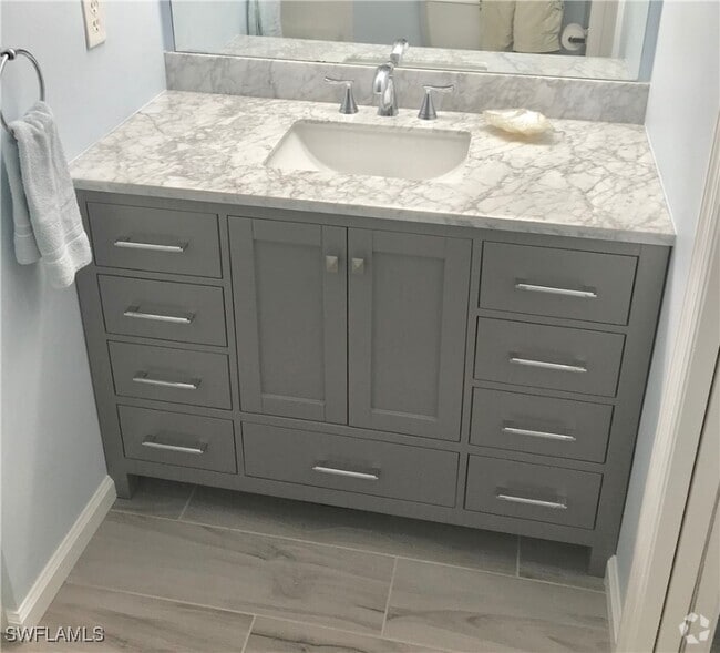 Building Photo - 1235 Wildwood Lakes Blvd Unit 4-104 Rental