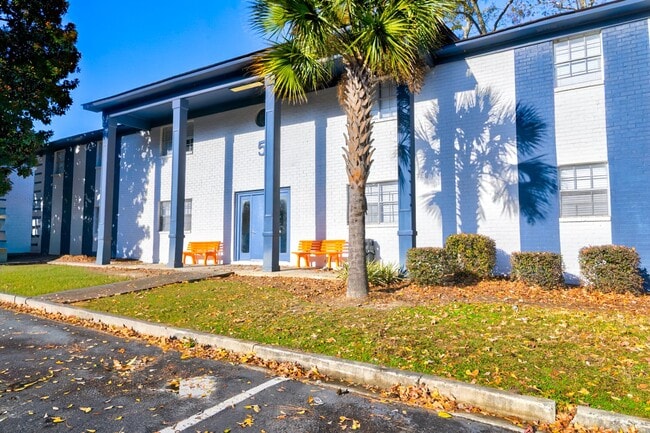 Building Photo - Residences at Cooper Bend