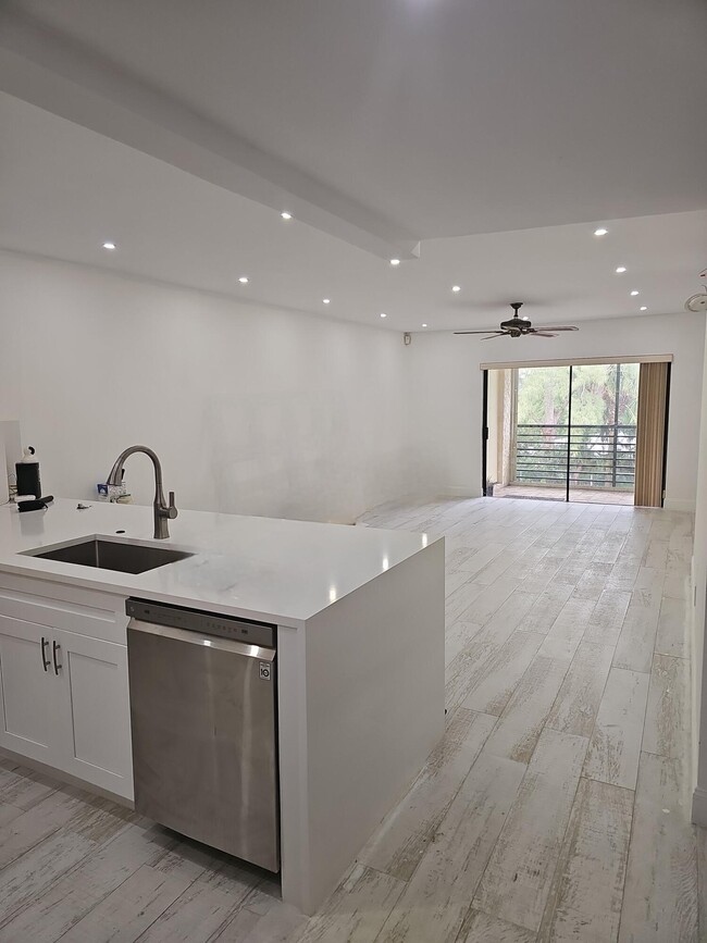 Photo - 128 S Cypress Rd Condo Unit 834