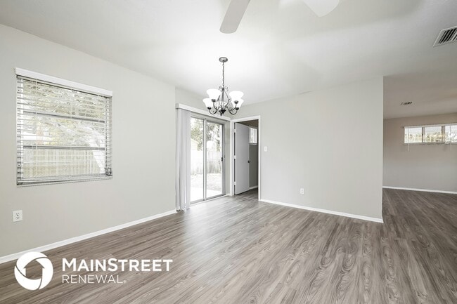 Photo - 744 Pineland Ave