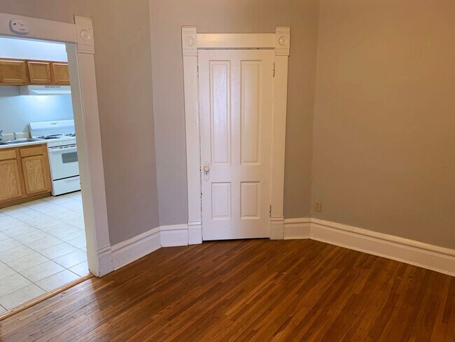 Photo - 248 1/2 W 5th Ave Unit F