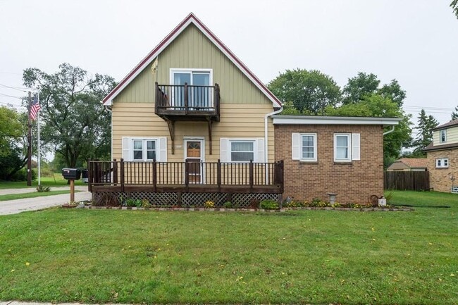 Building Photo - 5102 S Nicholson Ave