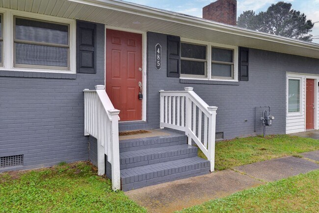 Photo - Nicely updated rancher!