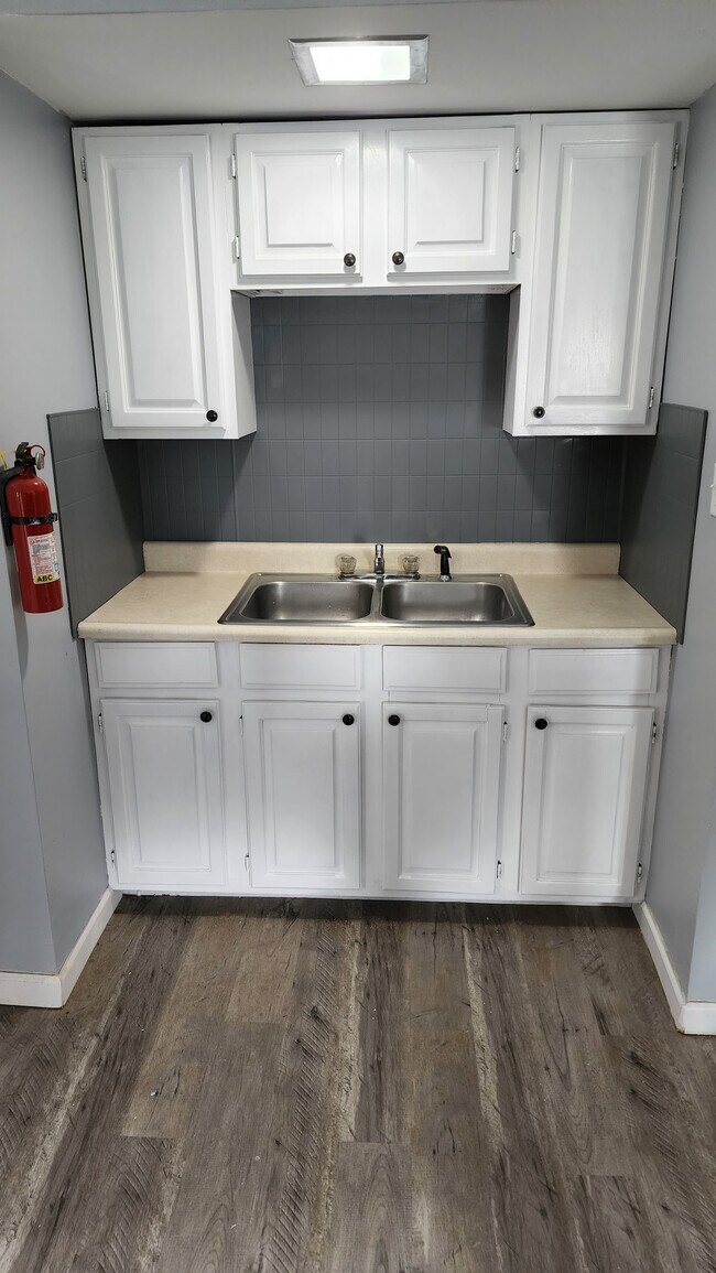 Photo - 2338 Elmwood Ave