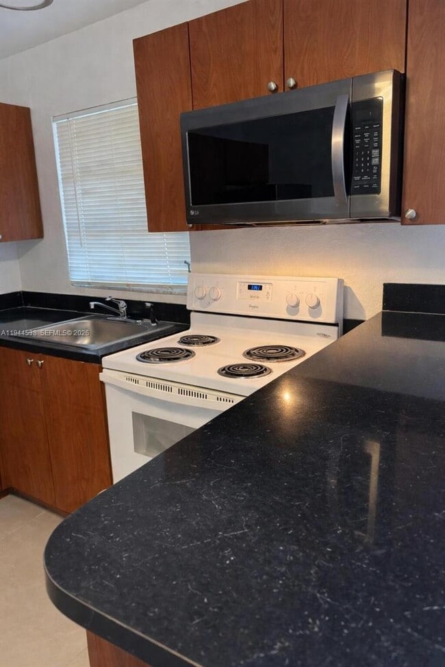 Photo - 214 NW 8th Ave Unit 0