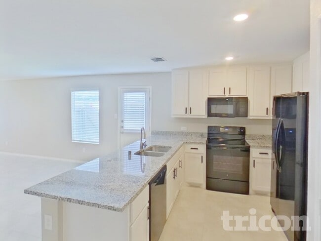 Photo - 6445 Middlebury Dr