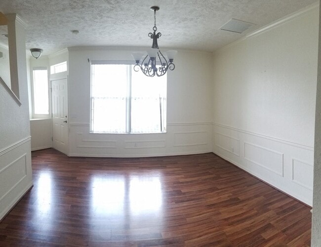 Photo - 231 NE 28th Ave