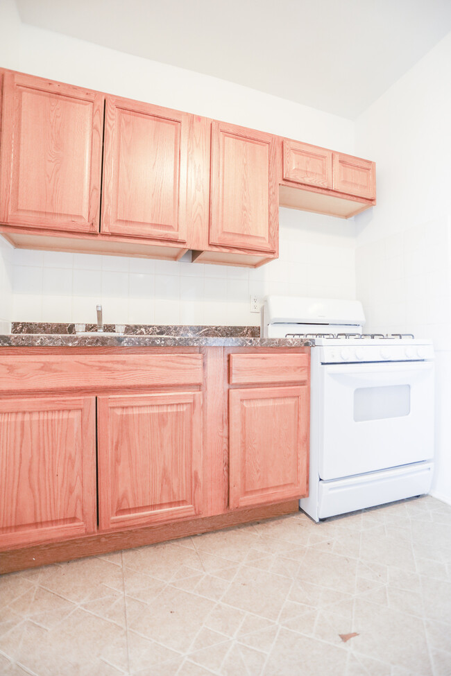 Photo - 3938 W Roscoe St Apartment Unit #2C