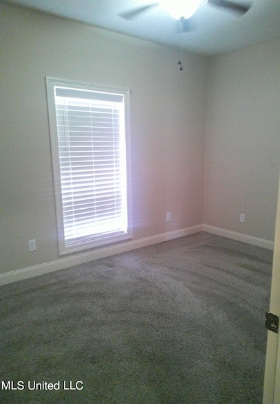 Photo - 141 Creekside Dr