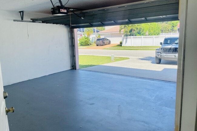 Photo - 7093 Middlebury Dr