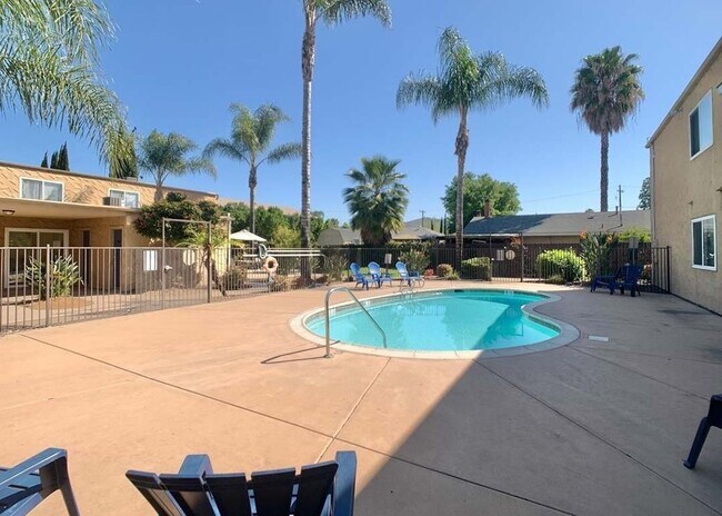 1386 E Madison Ave Unit 12