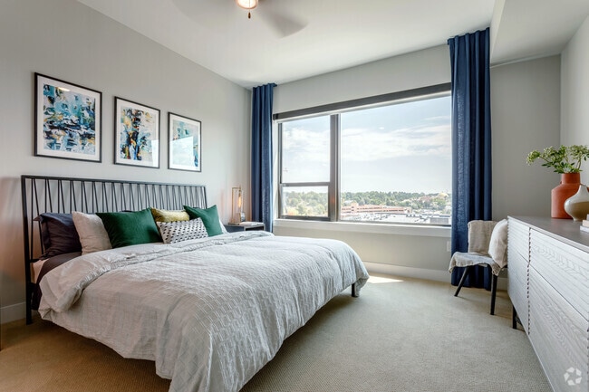 1BR, 1BA - 993SF