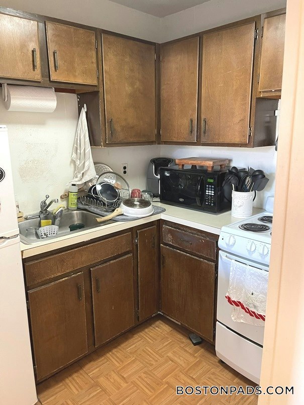 471 Commonwealth Ave Unit 2R