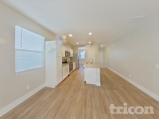 Photo - 42037 W Lunar St