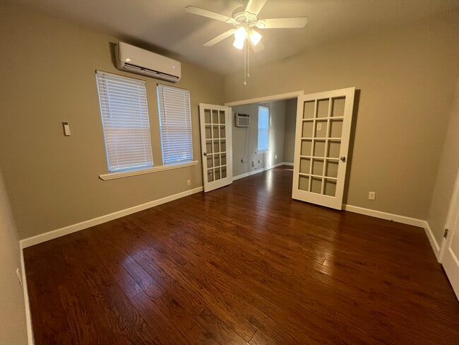 Photo - 1430 Cartwright St Unit B