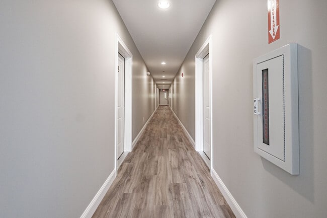 Photo - 8 Friendly Way Unit 4