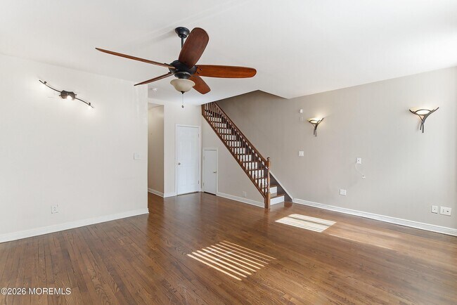 Photo - 39-45-45 Bruen St Unit 4