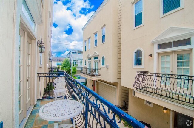 Building Photo - 1504 Birdsall St Rental
