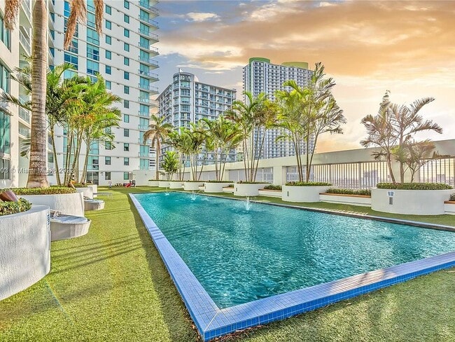 Photo - 92 SW 3rd St Unit 512