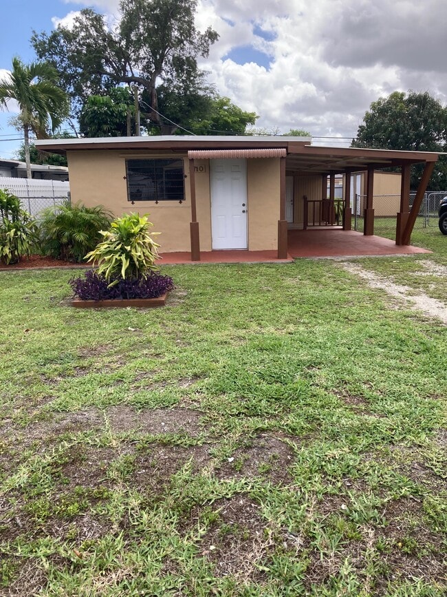 Building Photo - 5710 SW 38th St